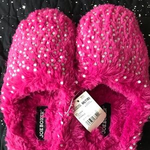 Joe Boxer fluffy Slippers 💕